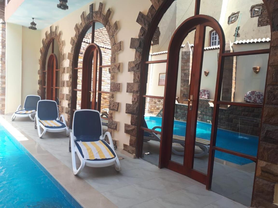Pyramids Luxor Hotel & Spa Extérieur photo