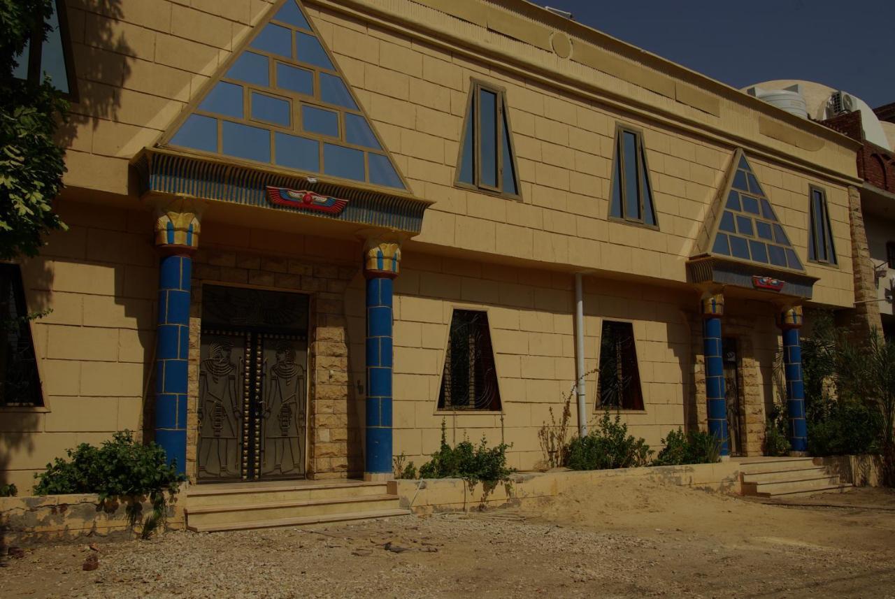 Pyramids Luxor Hotel & Spa Extérieur photo