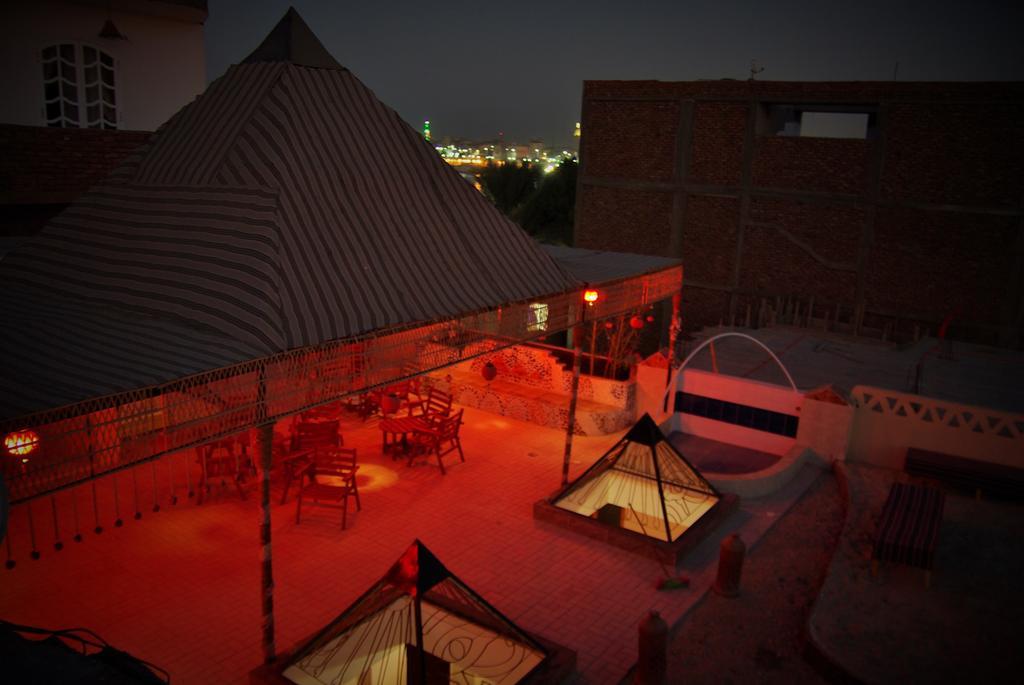 Pyramids Luxor Hotel & Spa Extérieur photo